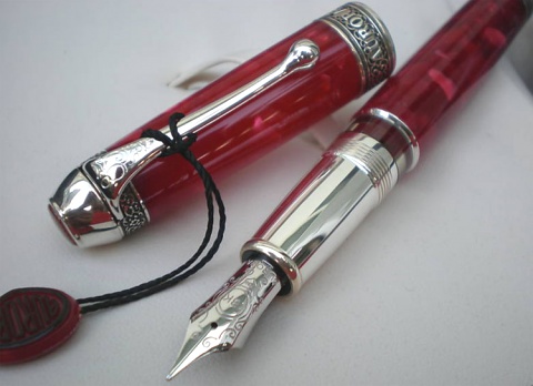 Перьевая ручка Aurora 85th Anniversary Limited Edition, Red Marbled ST